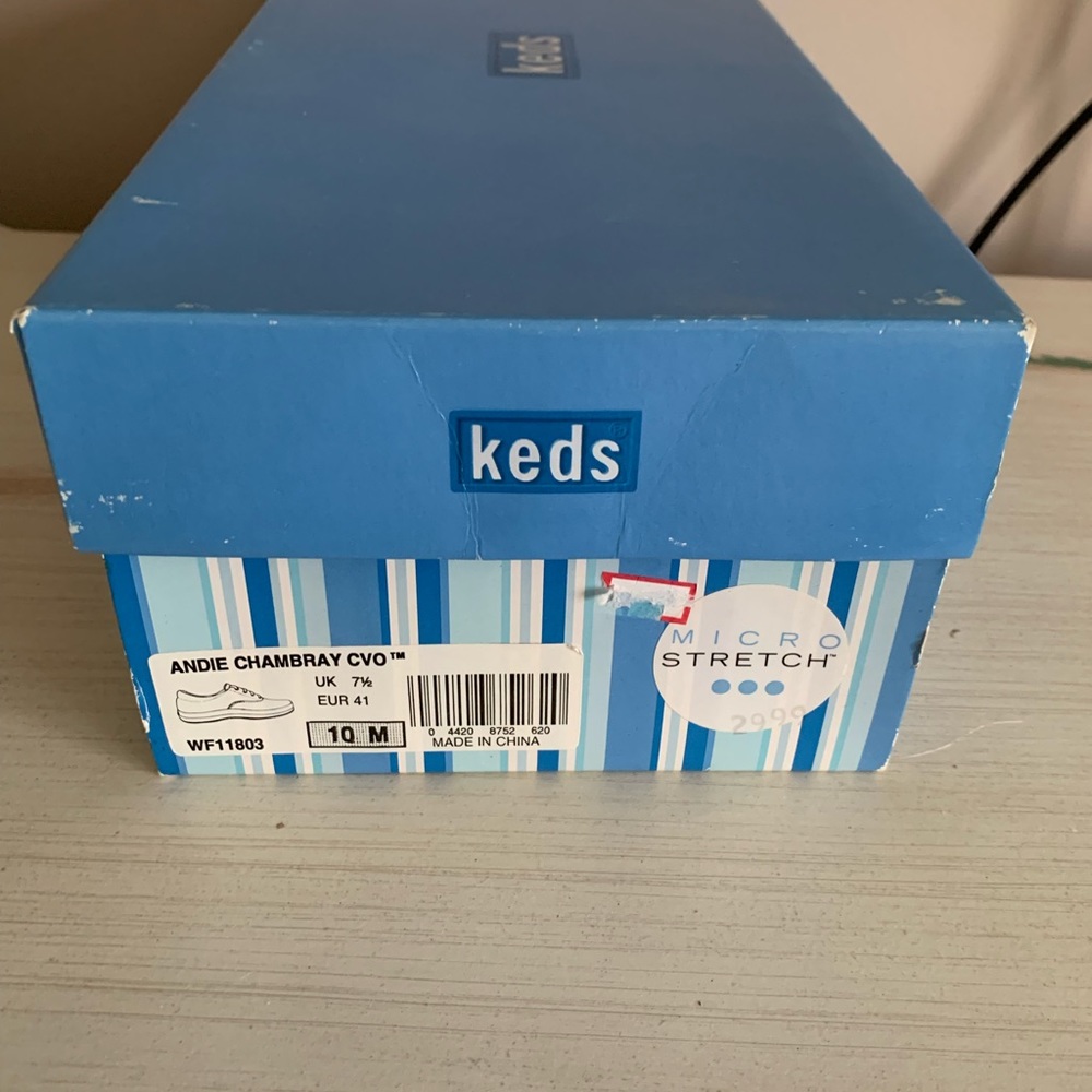 Sneakers - Picture 4 of 5